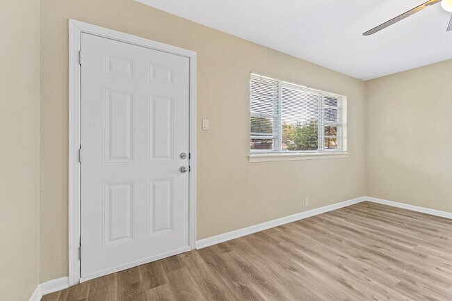 Building Photo - 3938 S Walters St