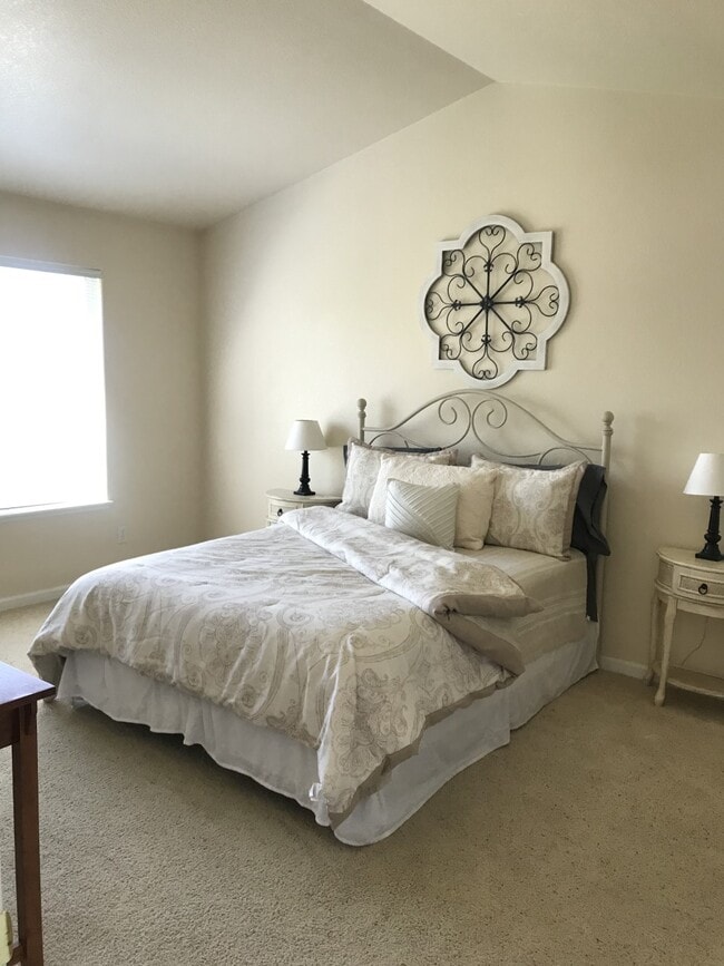 Building Photo - 138 Beacon Way