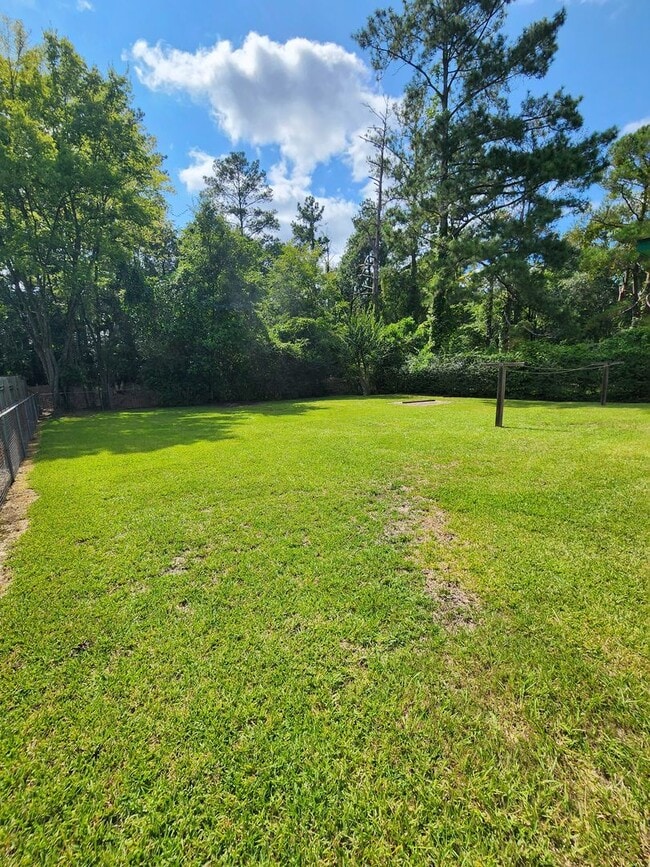 Building Photo - A GEM located close to Ft Benning