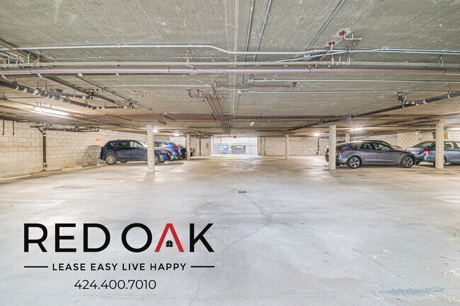 Building Photo - 13444 Moorpark St