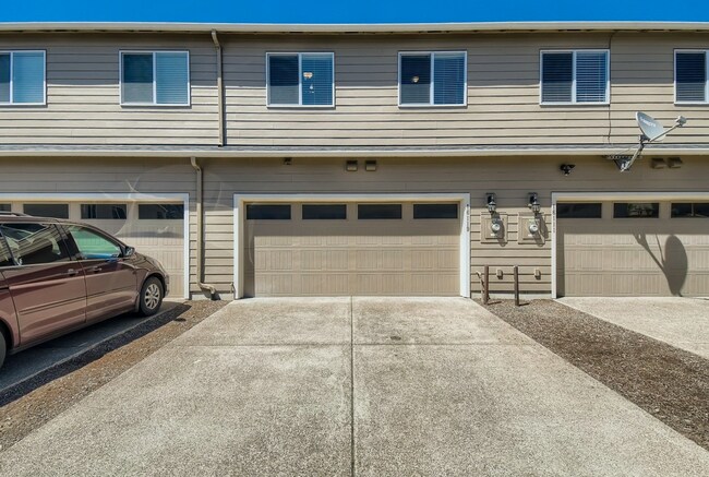 Building Photo - Bethany Beauty: Smart home w/gas range, 2 ...