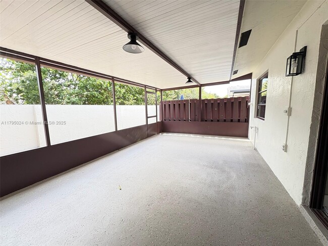 Building Photo - 6956 SW 40th Ct
