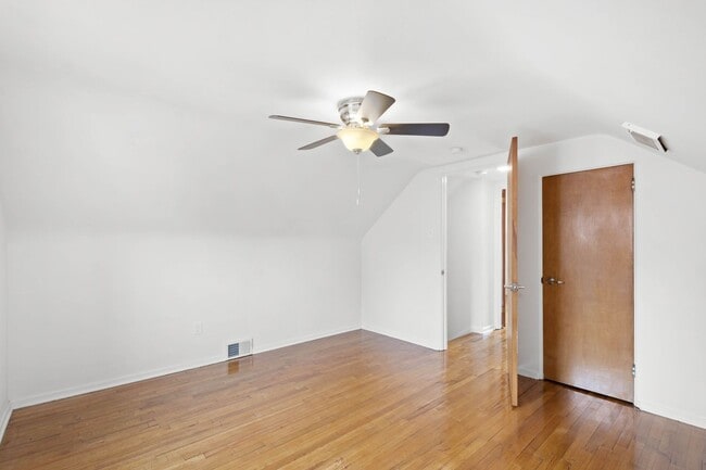 Building Photo - AVAILABLE AUGUST 1ST! DON'T MISS THIS BEAUTIFUL 3 BEDROOM IN WEST MIFFLIN!