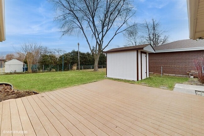Building Photo - 15405 Tulip Ct