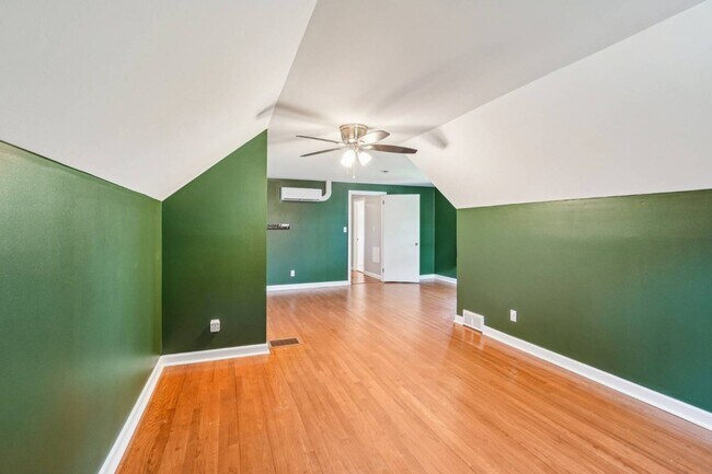 Building Photo - 710 Heatherwood Dr