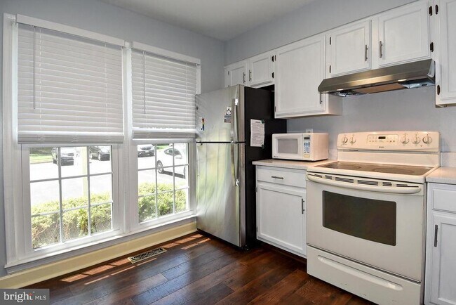 Building Photo - 10451 Malone Ct