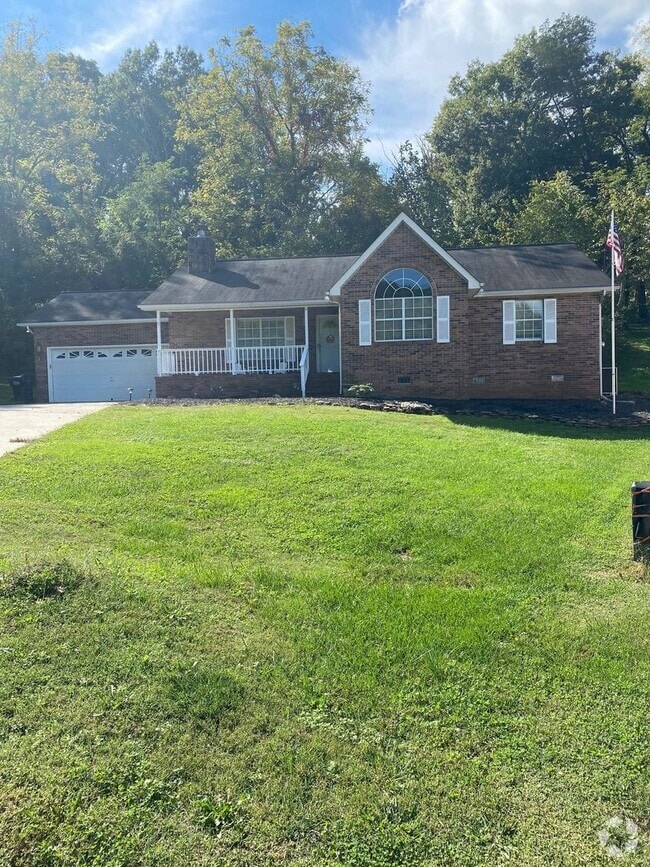 Building Photo - Springridge Lane