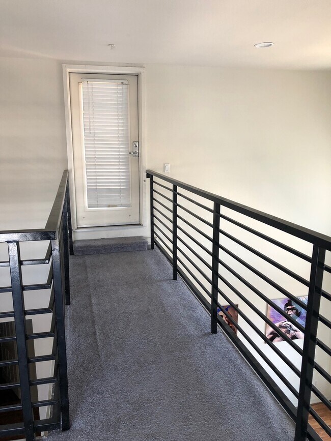 Building Photo - East Village Downtown 2BR / 2BA with LOFT ...
