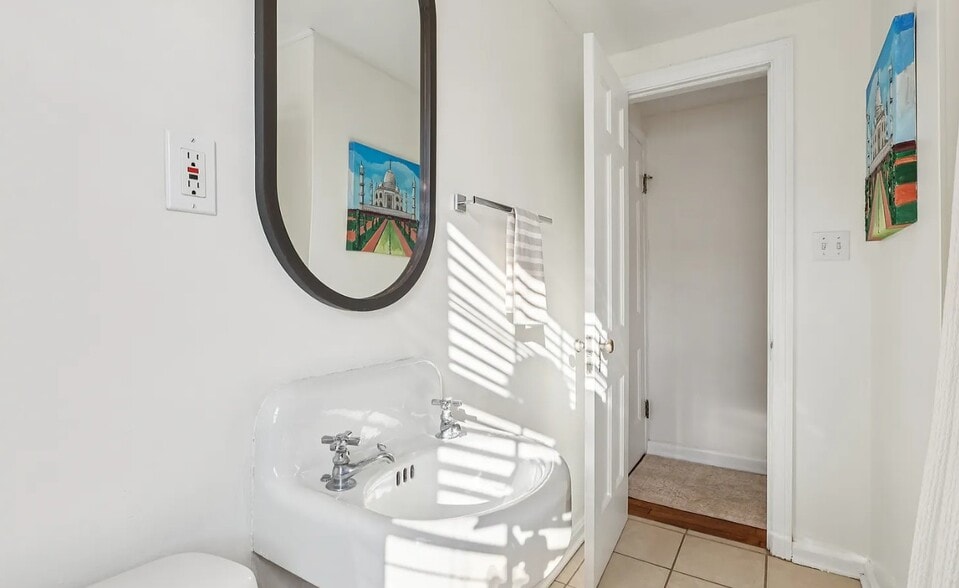 Building Photo - 3653 Winchell Rd