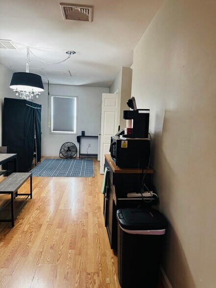 Building Photo - 65 Asti Ave