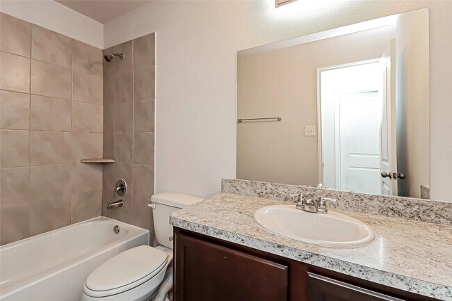Building Photo - 2751 Madison Ct