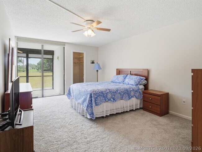Building Photo - 5390 Woodland Lakes Dr