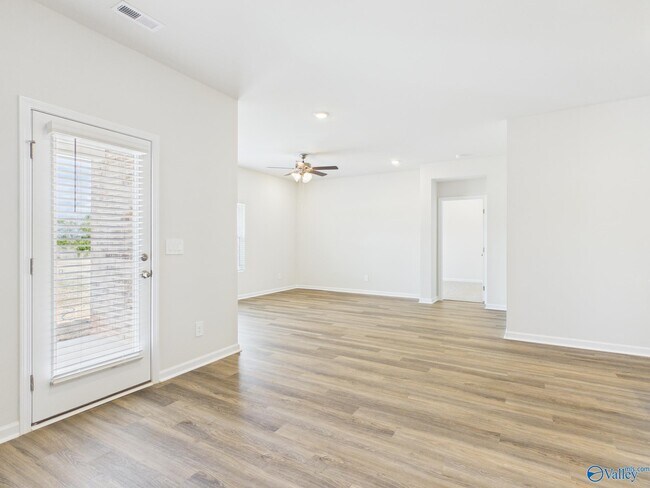 Building Photo - 112 Betty Williams Dr