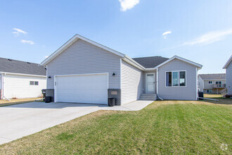 Building Photo - 817 Cathy Dr W