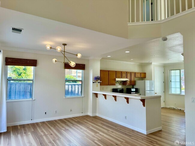 Building Photo - 923 Ferro Dr