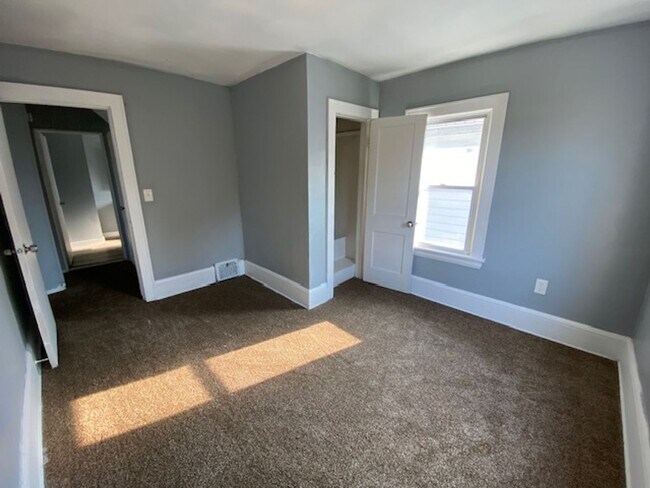 Building Photo - Roomy Goodyear Heights 5-Bed with Finished Attic, Fenced Yard & Garage — Fresh, Bright, Ready for...