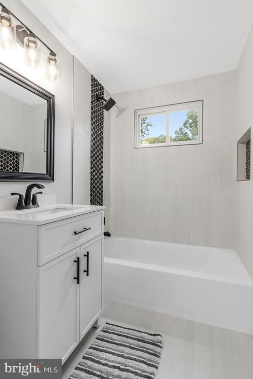 Building Photo - 5511 Callander Dr