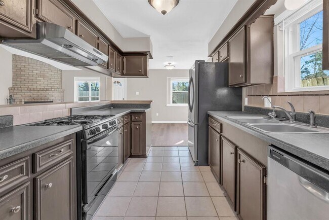 Building Photo - 22315 Walnut Valley Dr