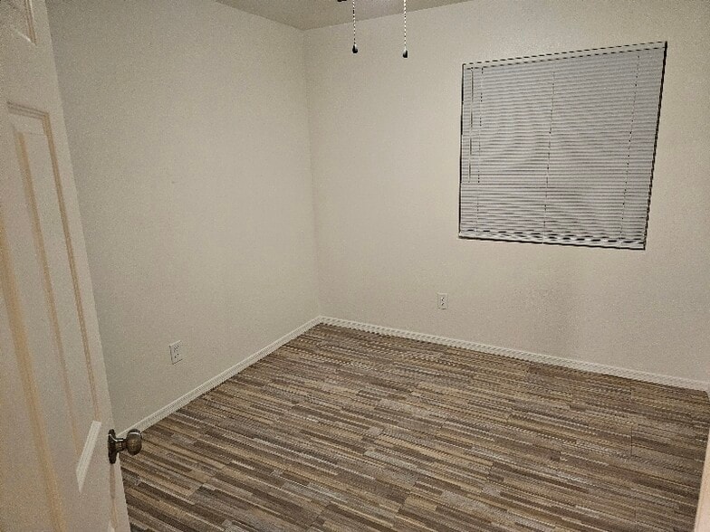 Building Photo - 3440 Sunriver Rd