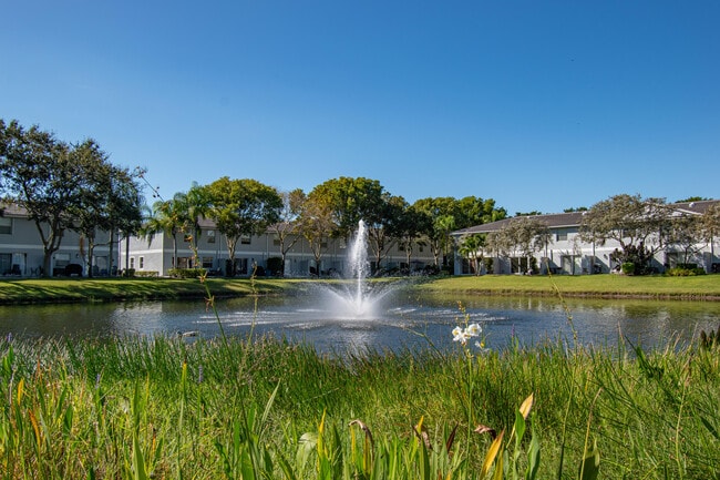 Building Photo - 16081 Sierra Palms Dr