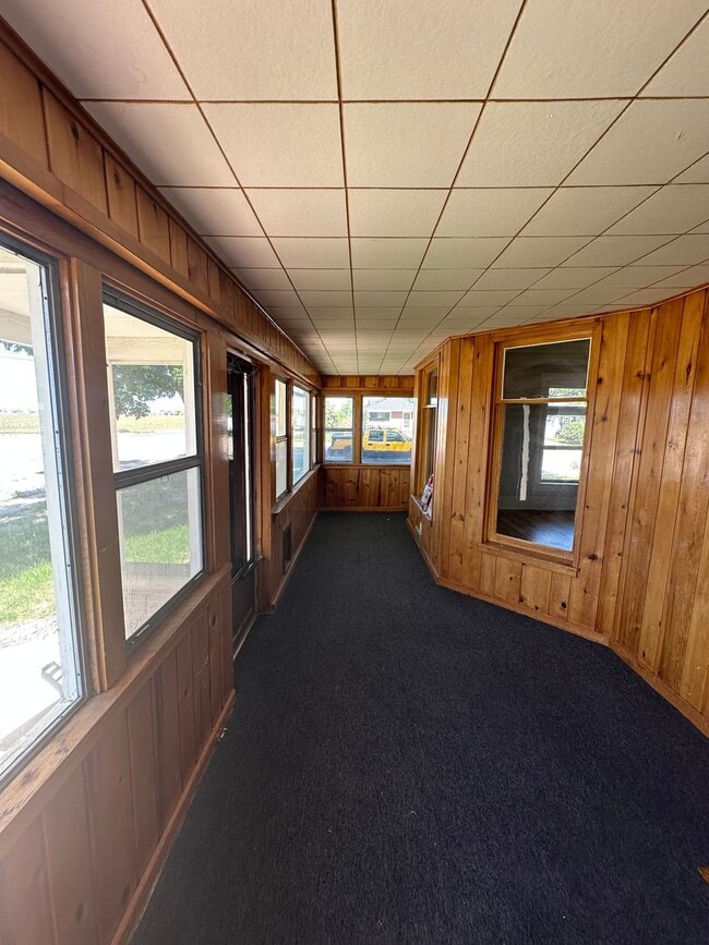 Building Photo - Amazing 3 bedroom home avail NOW