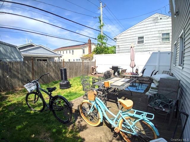 Building Photo - 469 E Park Ave