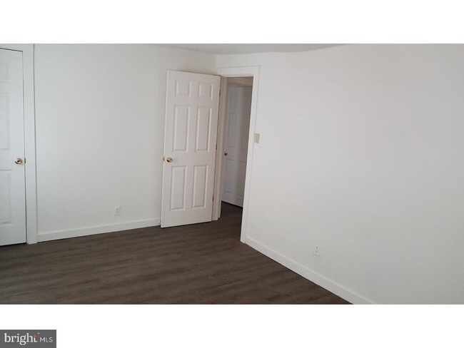 Building Photo - 40 N Delsea Dr