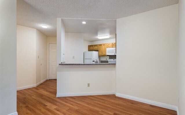 Building Photo - 7525 Charmant Dr