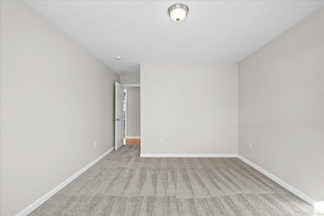 Building Photo - 16 Third St