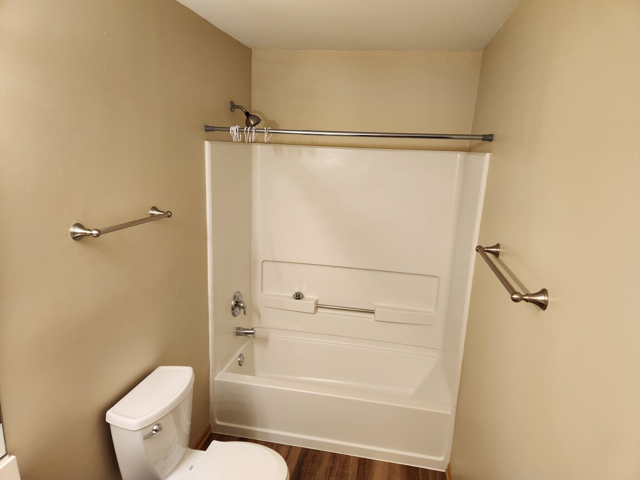 Building Photo - 1819 Silverstone Dr