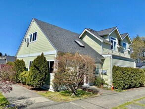 Building Photo - BURGAN DENSMORE