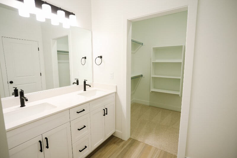 Building Photo - 6051 Silver Birch Ln