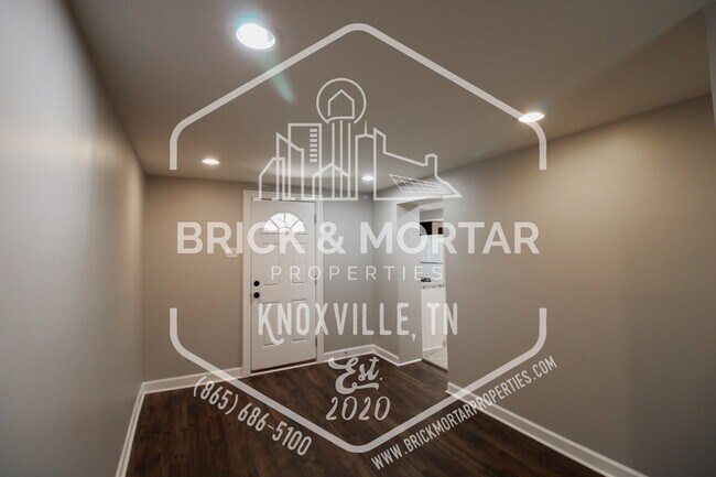 Building Photo - 108.5 S Maple St