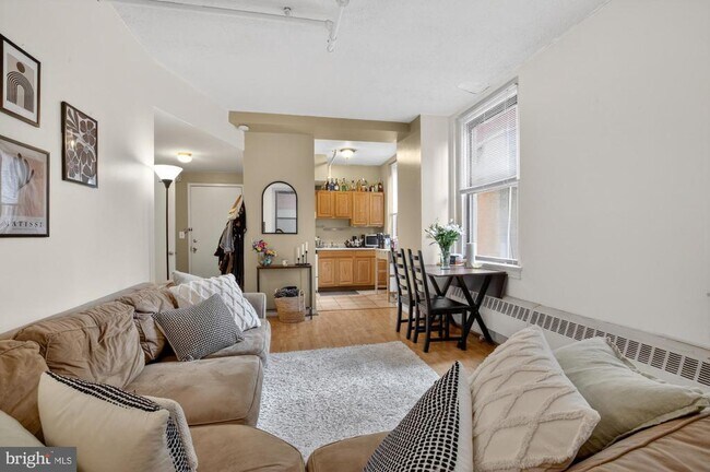 Building Photo - 1324 Locust St