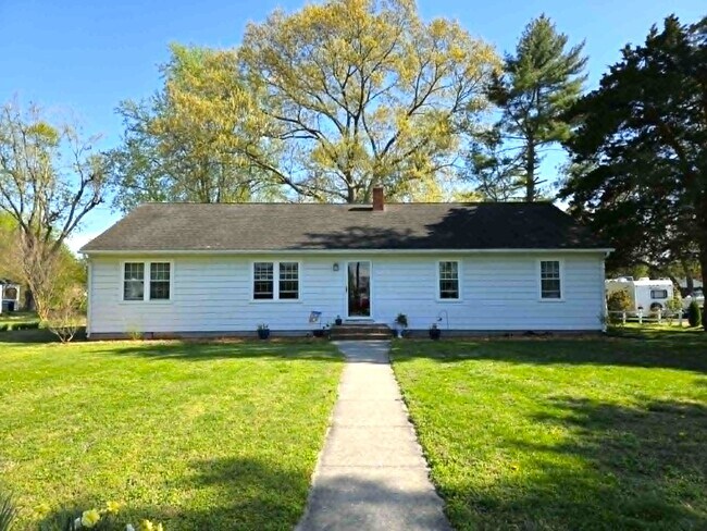 Building Photo - 104 Lee Dr