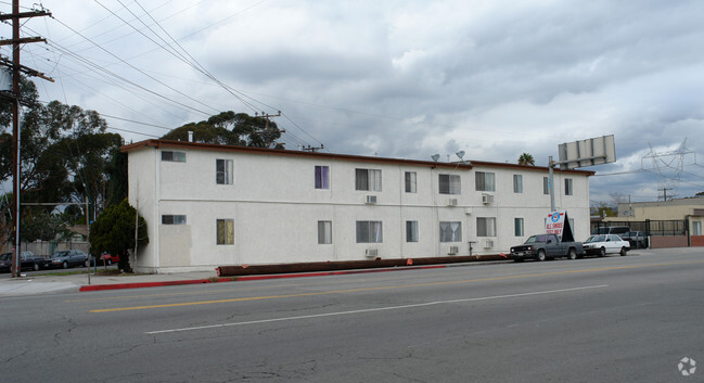 Primary Photo - 8750 Telfair Ave