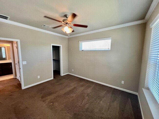 Building Photo - 4705 Rosedale Ave