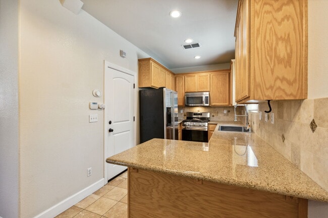 Building Photo - 3004 Portola Way