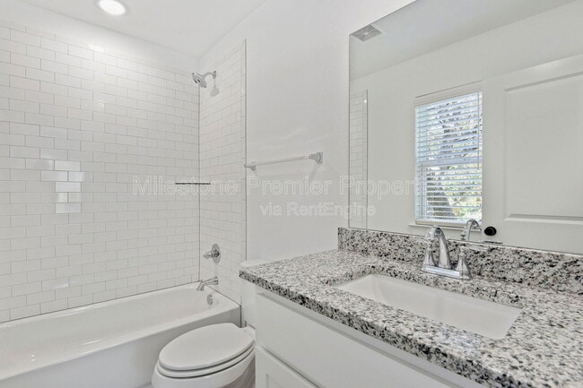 Building Photo - 103 E Bond St