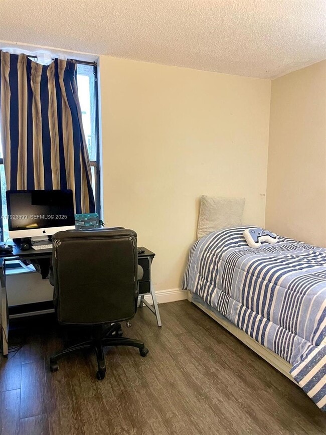 Building Photo - 20102 SW 123rd Dr