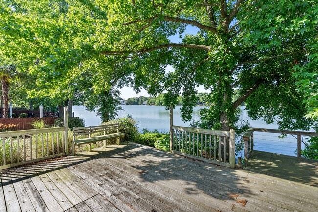 Building Photo - 5509 Bulls Bay Dr