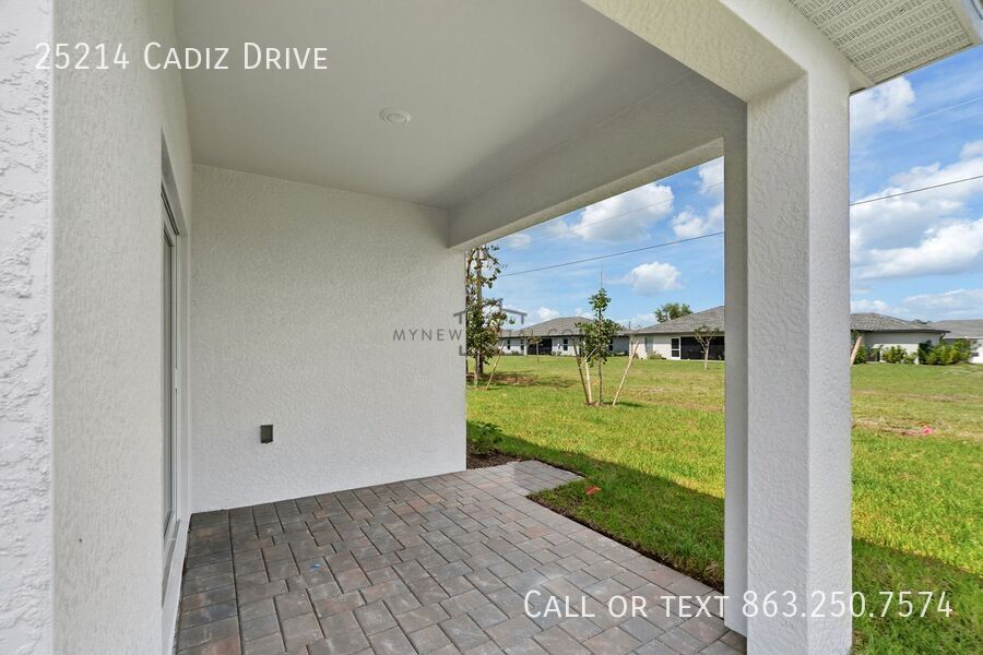 Building Photo - 25214 Cadiz Dr