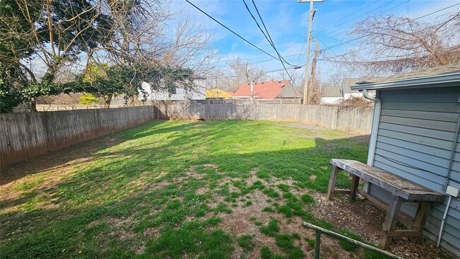 Building Photo - 3817 Key Pl