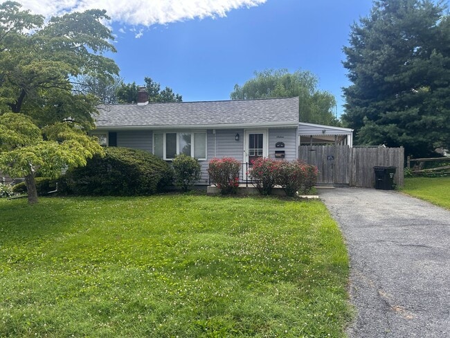 Building Photo - Beautiful 2 bed, 1 bath rancher!