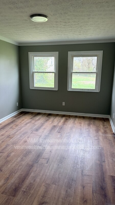 Building Photo - 522 Oak St