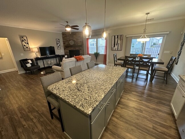 Building Photo - 335 National Dr