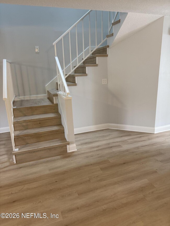 Building Photo - 7701 Baymeadows Cir W