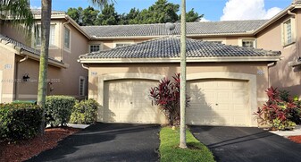 Building Photo - 2058 Madeira Dr