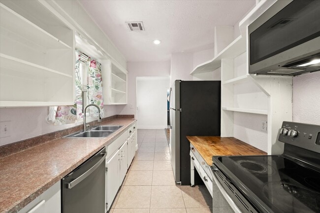 Building Photo - 2117 NW 29th St