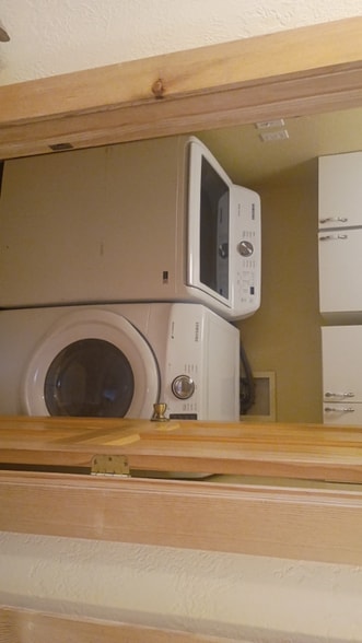 Building Photo - 147 Sunrise Ln